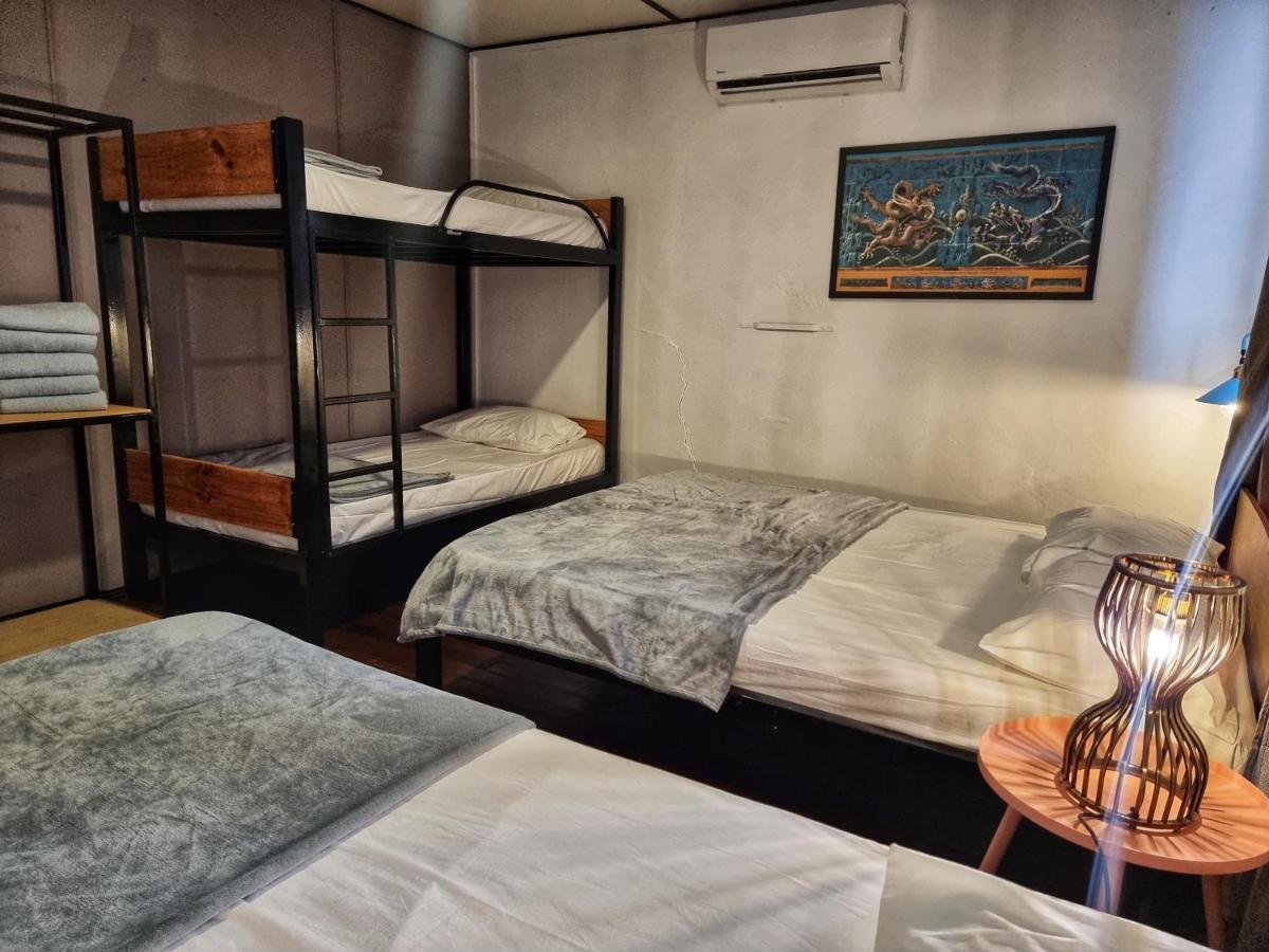 Treehouse Hostel Kuching Exteriér fotografie